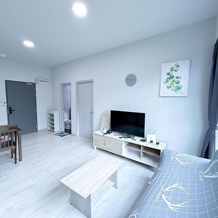 Vv Homestay Jesselton Quay Surla Sabah Mall Kk 亚庇贵赴行馆 Kota Kinabalu Luaran gambar
